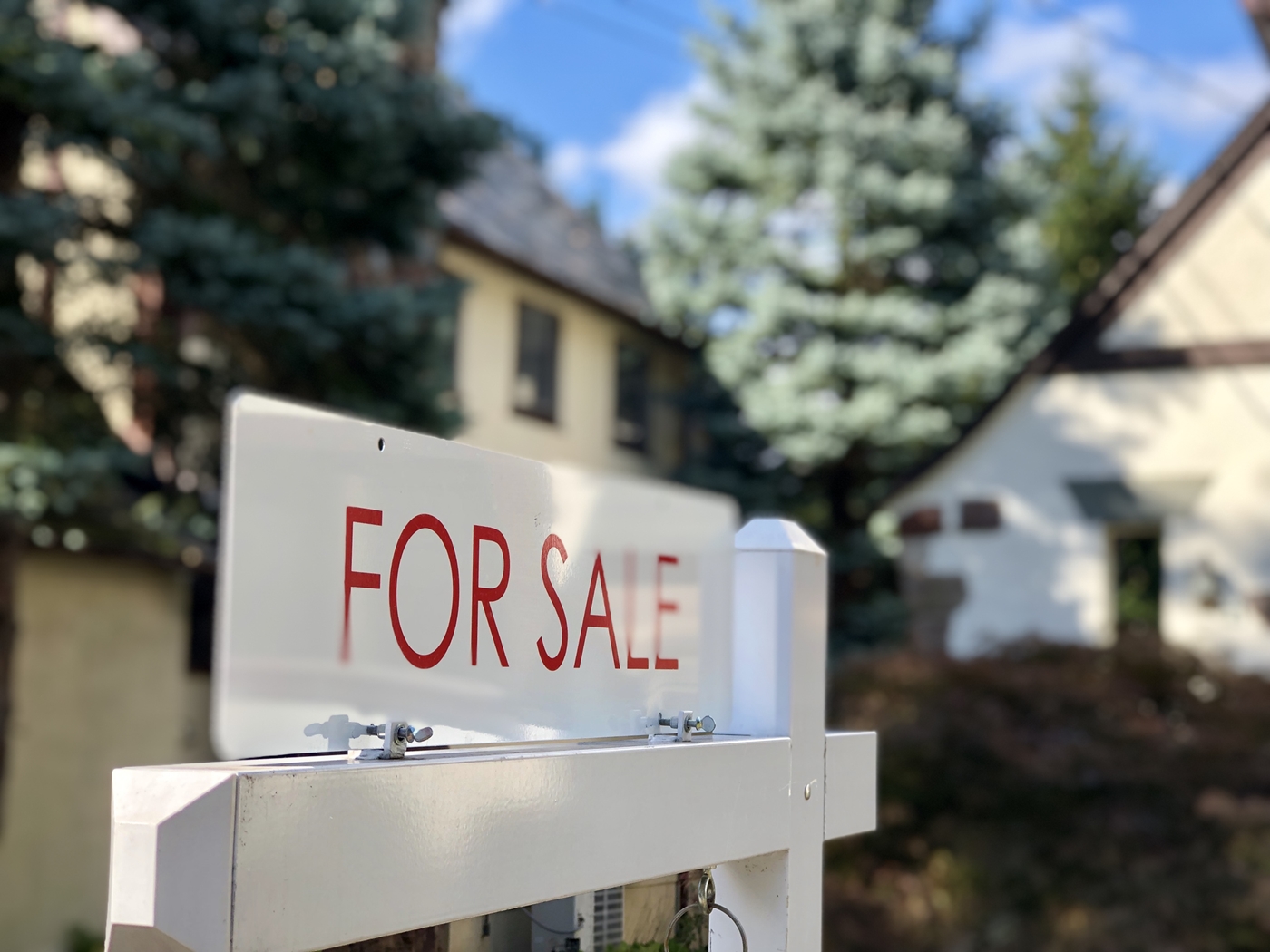 August home prices: Up in Toronto, down everywhere else